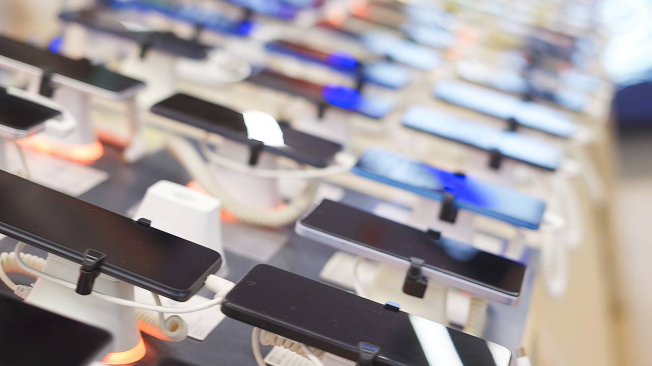 Перечислены причины не покупать новые смартфоны