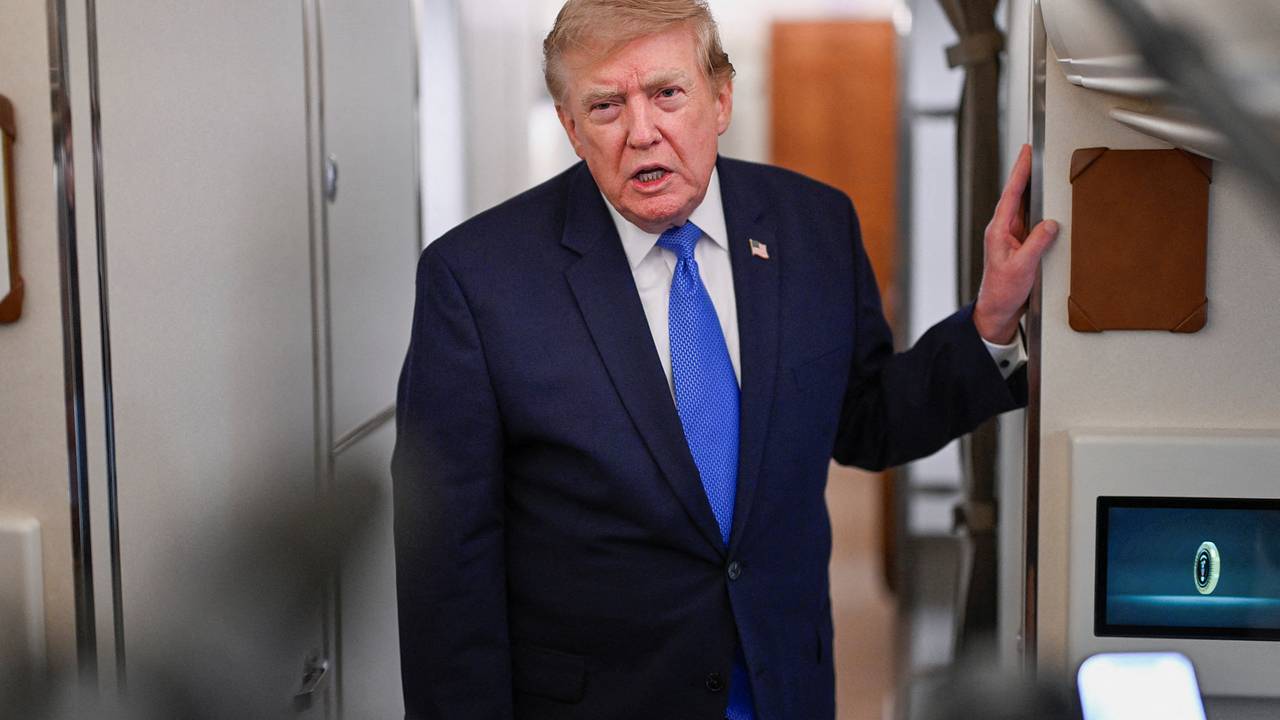 Трамп назвал скупку иены американцами «актом дружбы» с Японией Трамп назвал скупку иены американцами «актом дружбы» с Японией