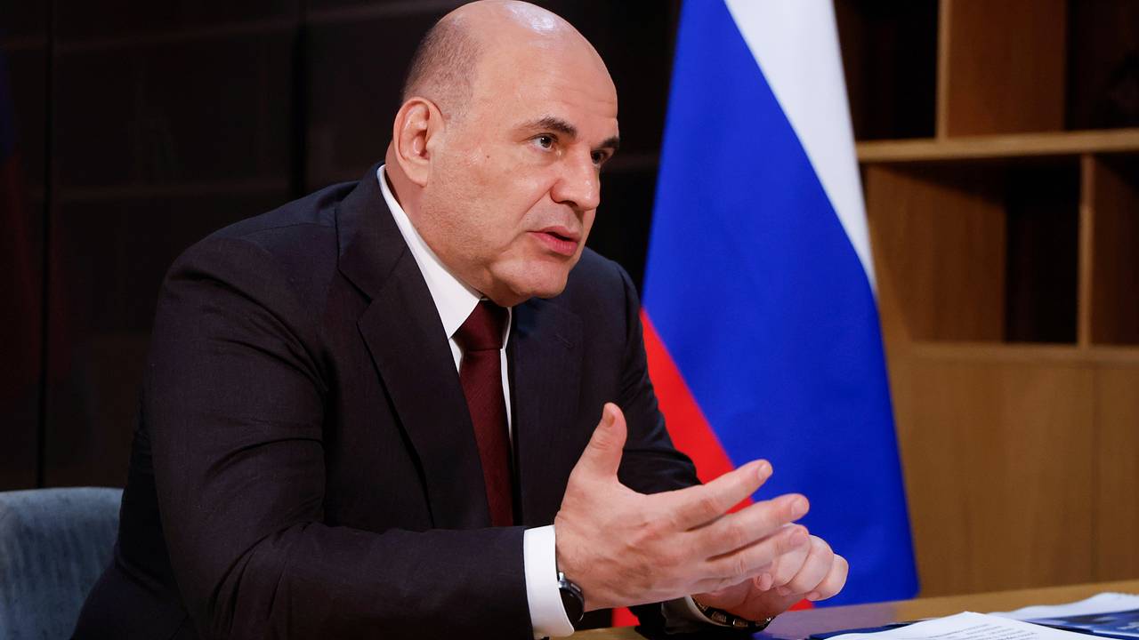 Мишустин поручил выявить препятствия для роста производительности труда