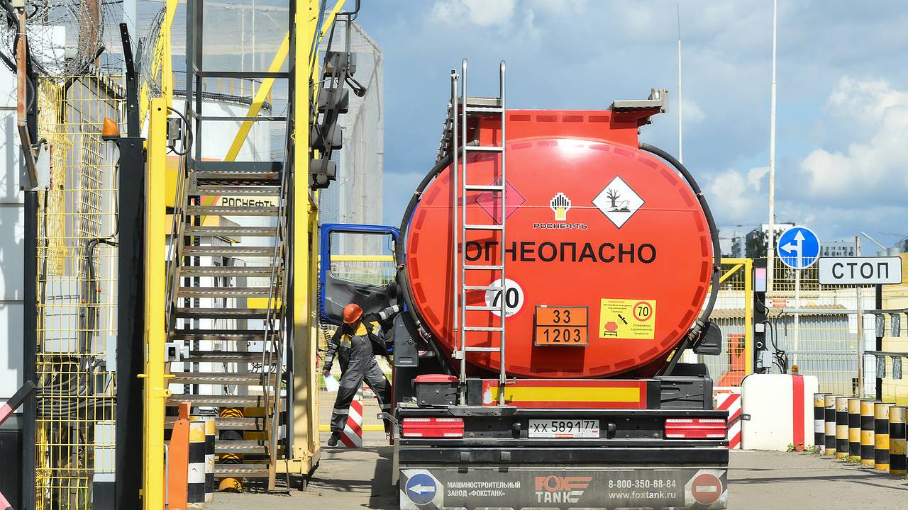 Компенсации российским нефтяникам за дешевый бензин упали