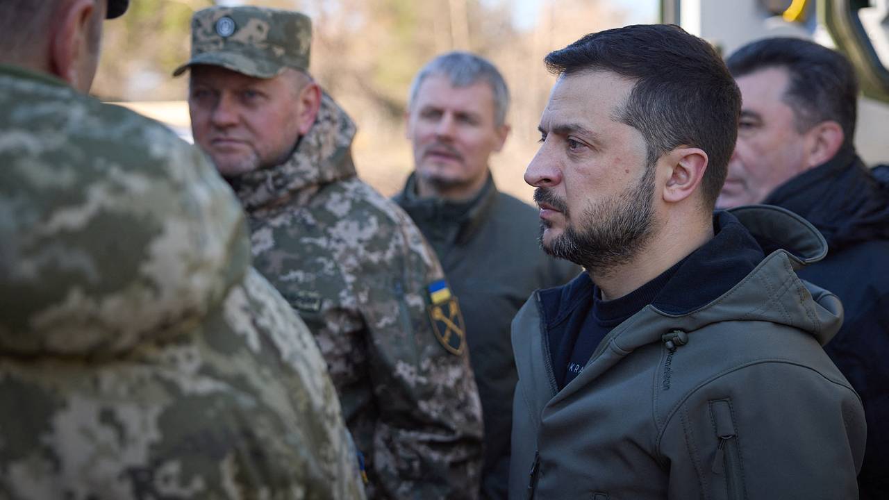 В России высказались о борьбе Залужного и Зеленского