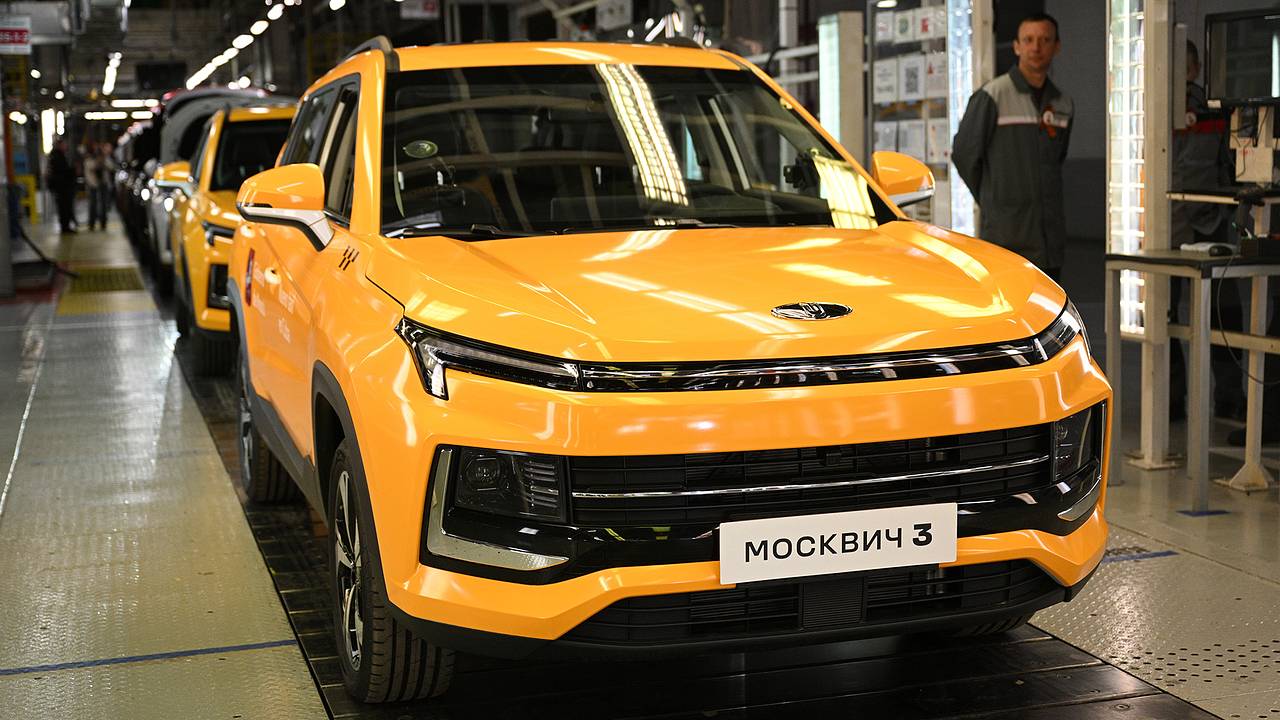 В России рекордно подешевел самый бюджетный «Москвич»