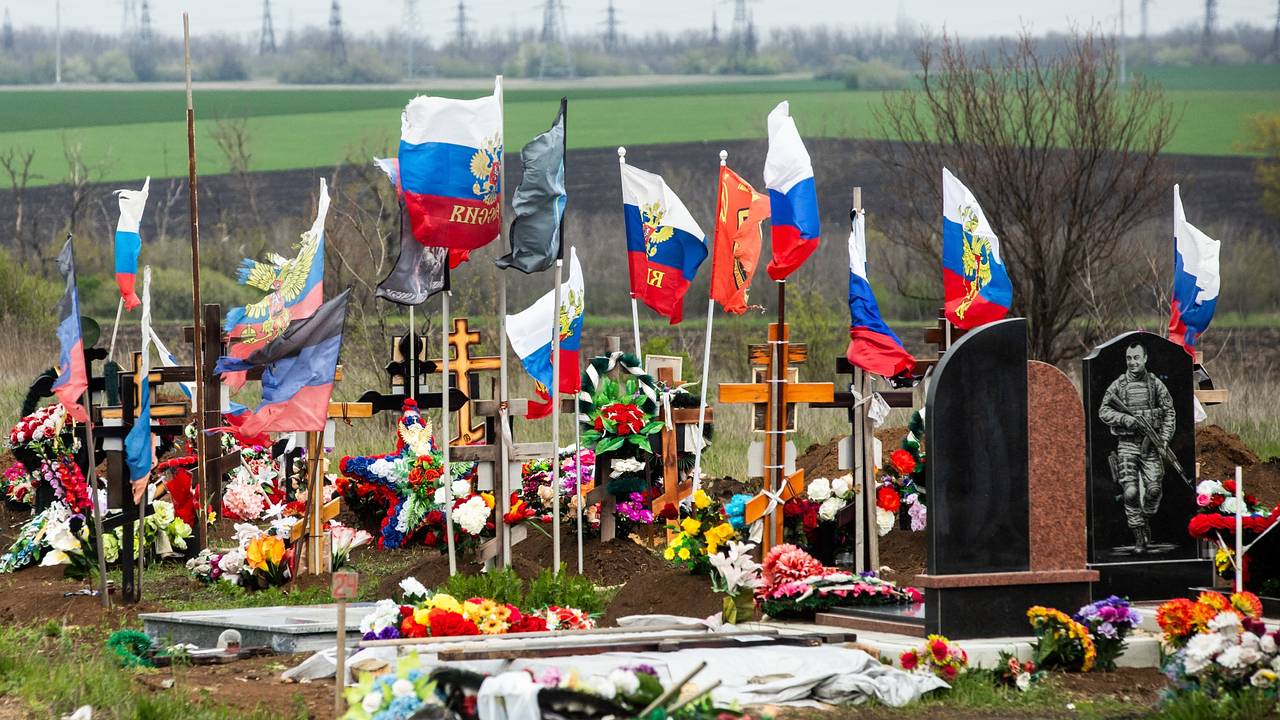 Россиянин гулял по кладбищам и собирал информацию о могилах бойцов СВО