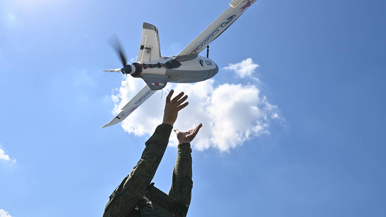 Российские бойцы поразили сухогрузы с военной техникой в Черном море