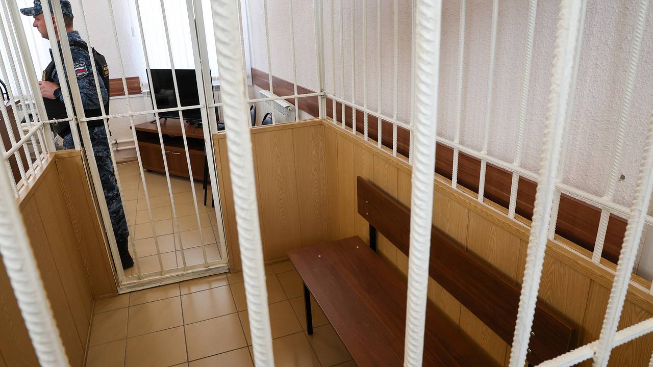 Дважды оправданного россиянина снова отдали под суд за загадочную расправу над соседом Дважды оправданного россиянина снова отдали под суд за загадочную расправу над соседом