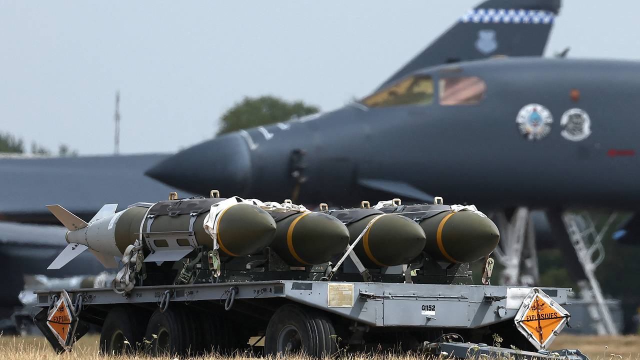 Пентагон потребовал ускорить производство и поставки оружия для ВС США