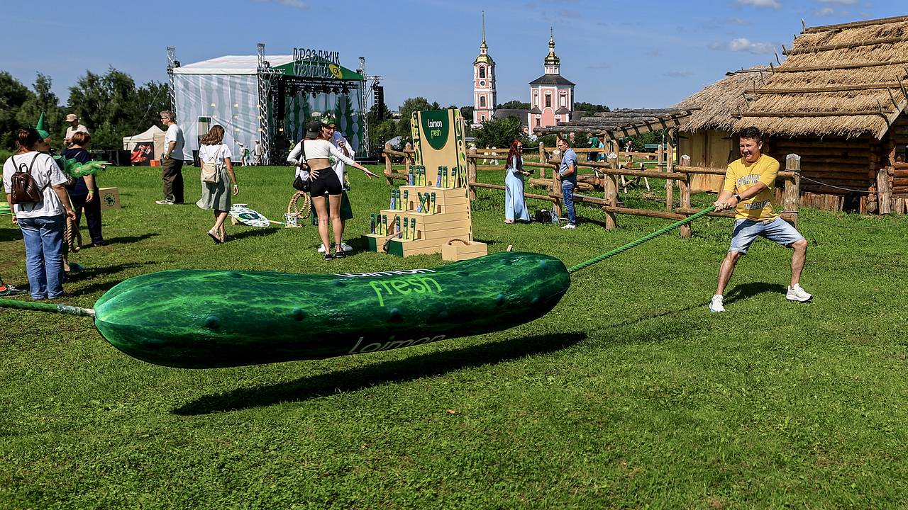 Ирландец описал Праздник огурца в Суздале фразой «сумасшедший рейв вокруг зеленого овоща»