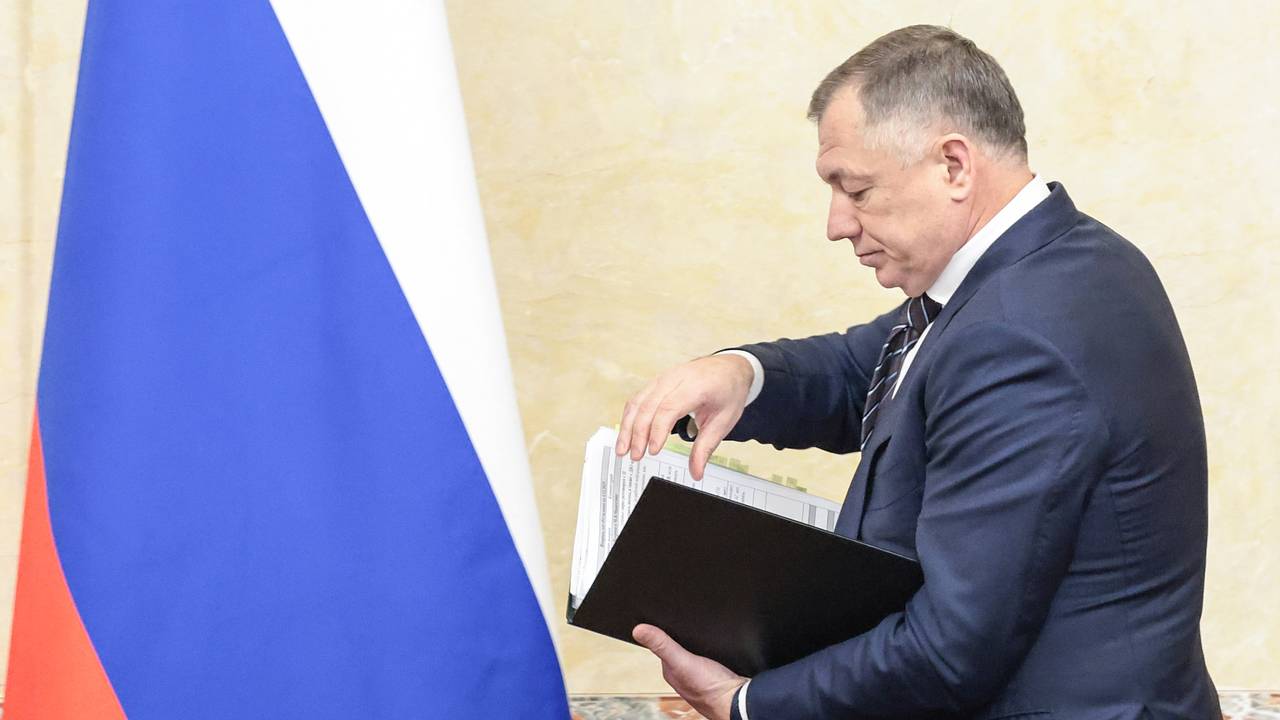 В правительстве не согласились с выражением о дураках и дорогах в России В правительстве не согласились с выражением о дураках и дорогах в России