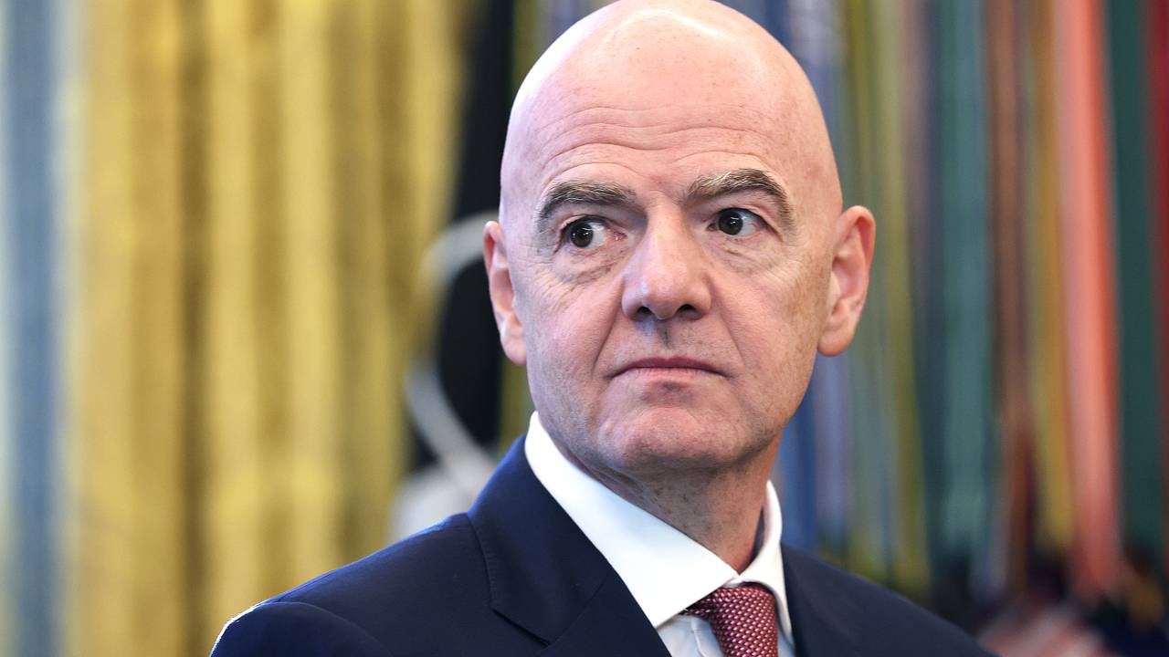 В Европе, Азии и Америке совместно выступили против Инфантино