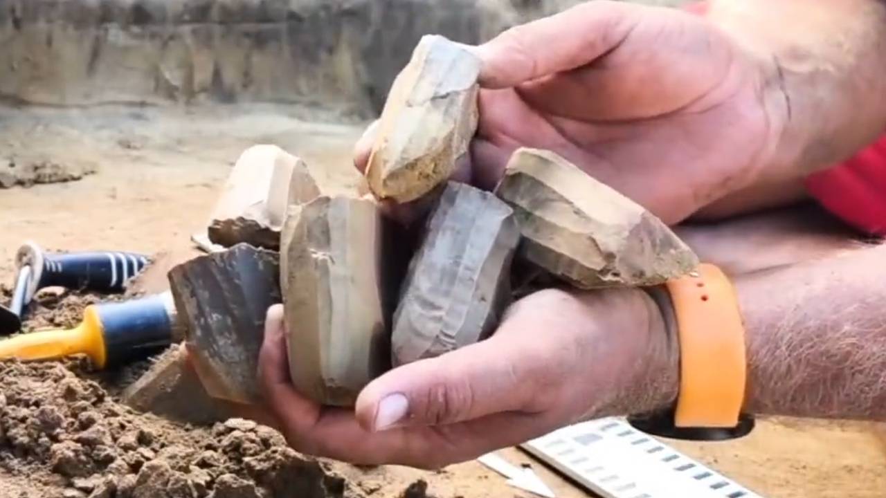 Клад 10000-летней давности нашли на востоке России