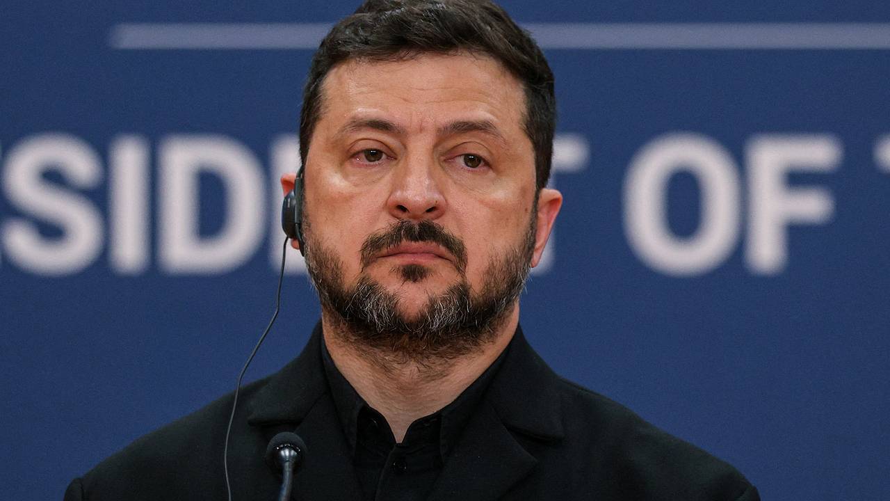 Заявление Зеленского сочли признаком смены целей ударов Украины по России Заявление Зеленского сочли признаком смены целей ударов Украины по России