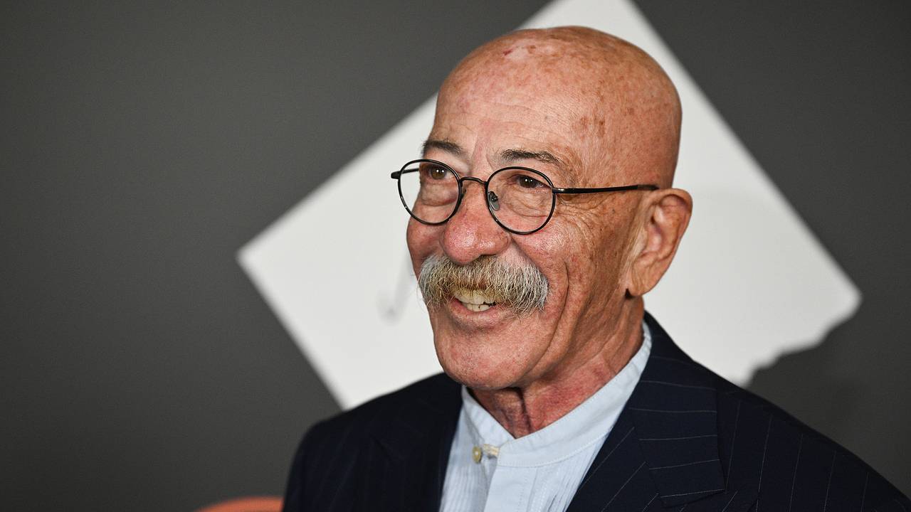 74-летний Розенбаум снялся в необычных образах для журнала и высказался о возрасте