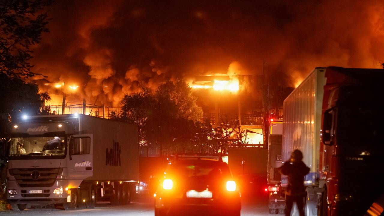 В Киеве и Запорожье прогремели десятки мощных взрывов