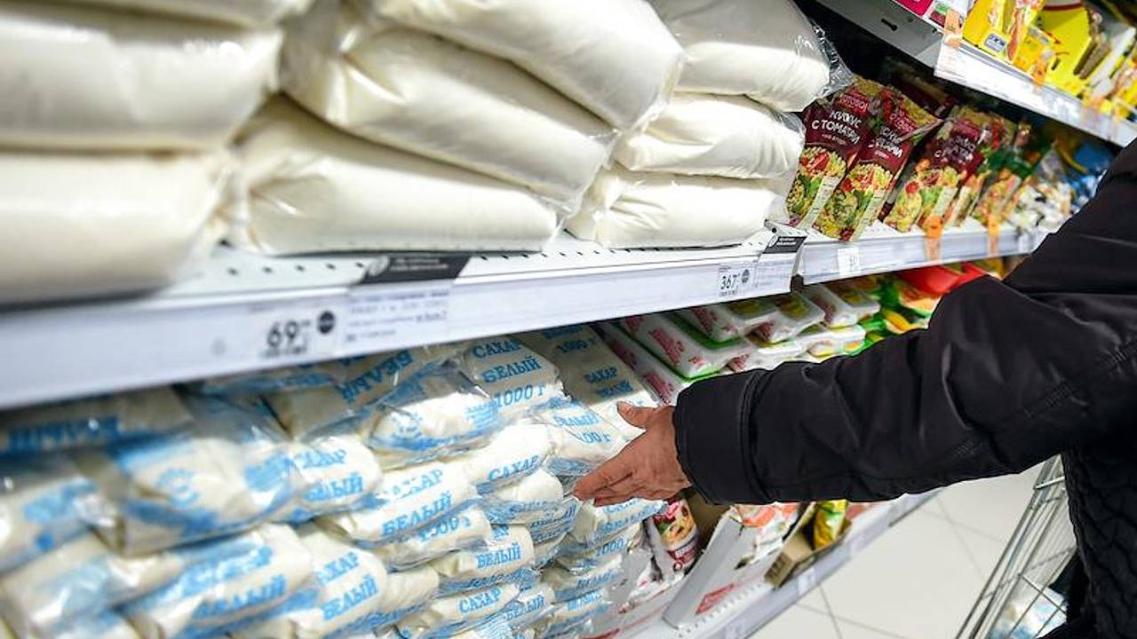 Потребление сахара упало в России до минимума