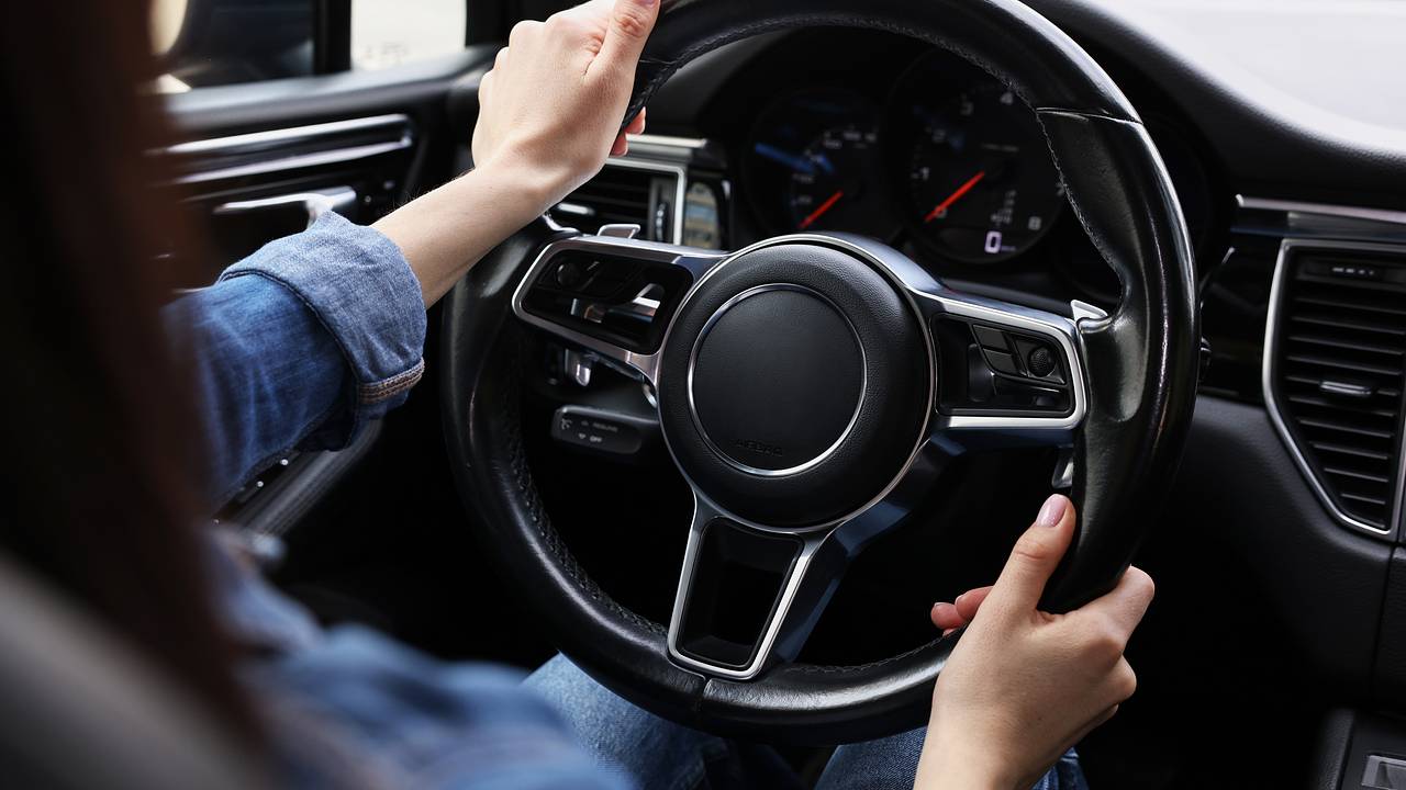 В Совфеде поддержали возрождение автодела в российских школах