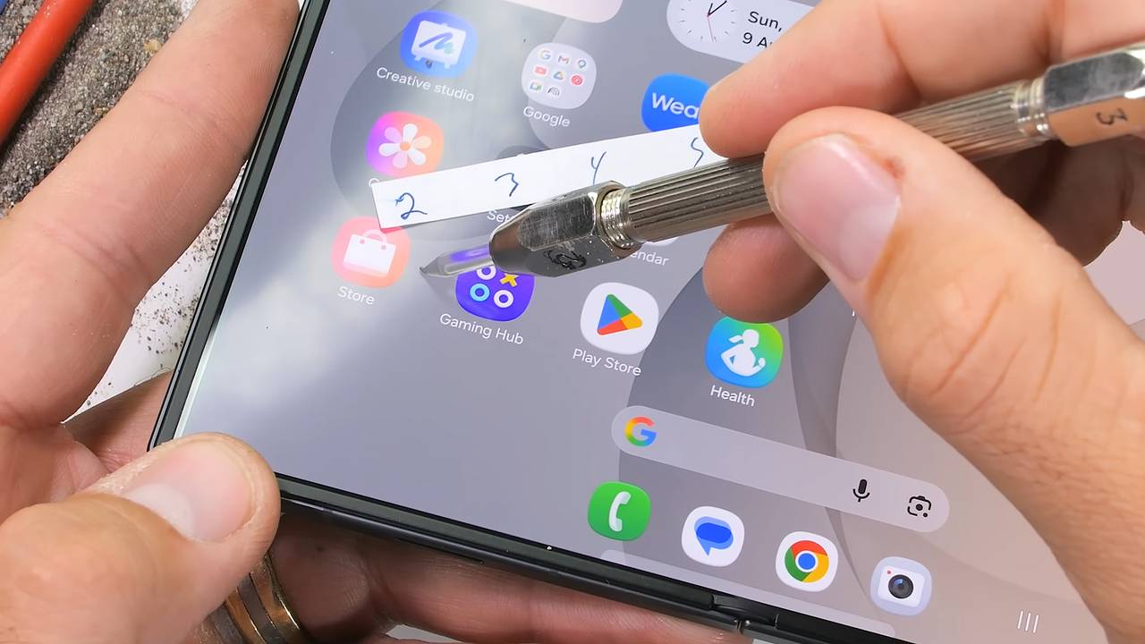 В новом смартфоне Samsung нашли старые проблемы