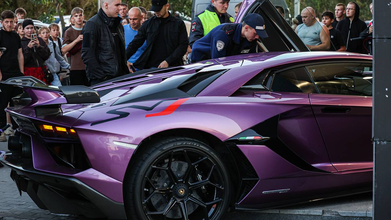Lamborghini сына миллиардера Алтушкина врезался в дом. Серьезные травмы получил передвигавшийся на костылях ветеран СВО