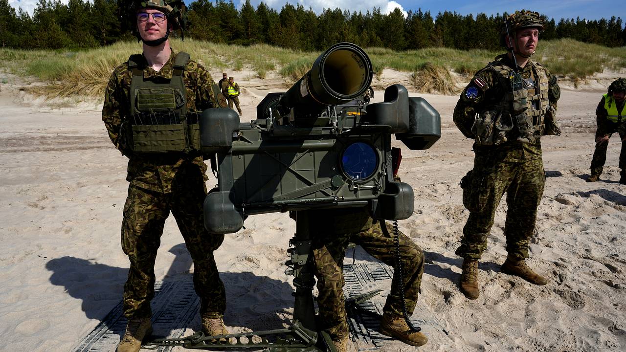 В России прокомментировали признание Латвии о забытых боеприпасах