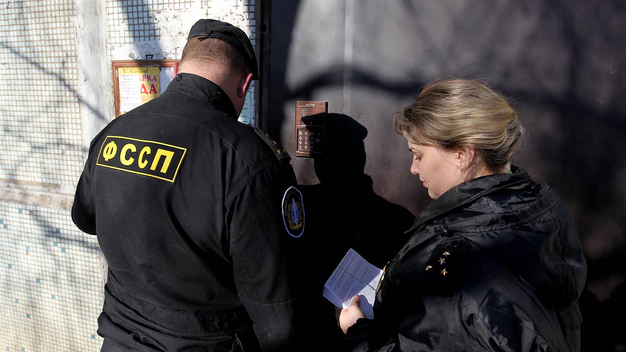 Стало известно о розыске сестры главкома ВСУ российскими приставами