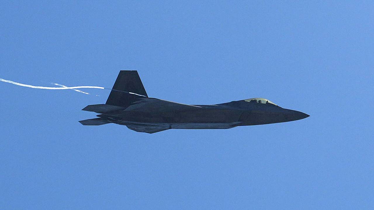 В США вспомнили о «сбитом» F  22