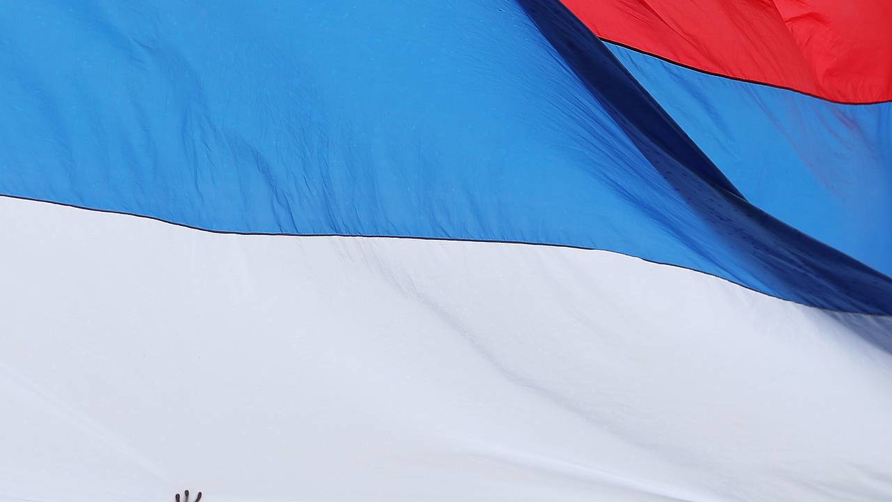 На месте приземления Гагарина развернули стометровый флаг России