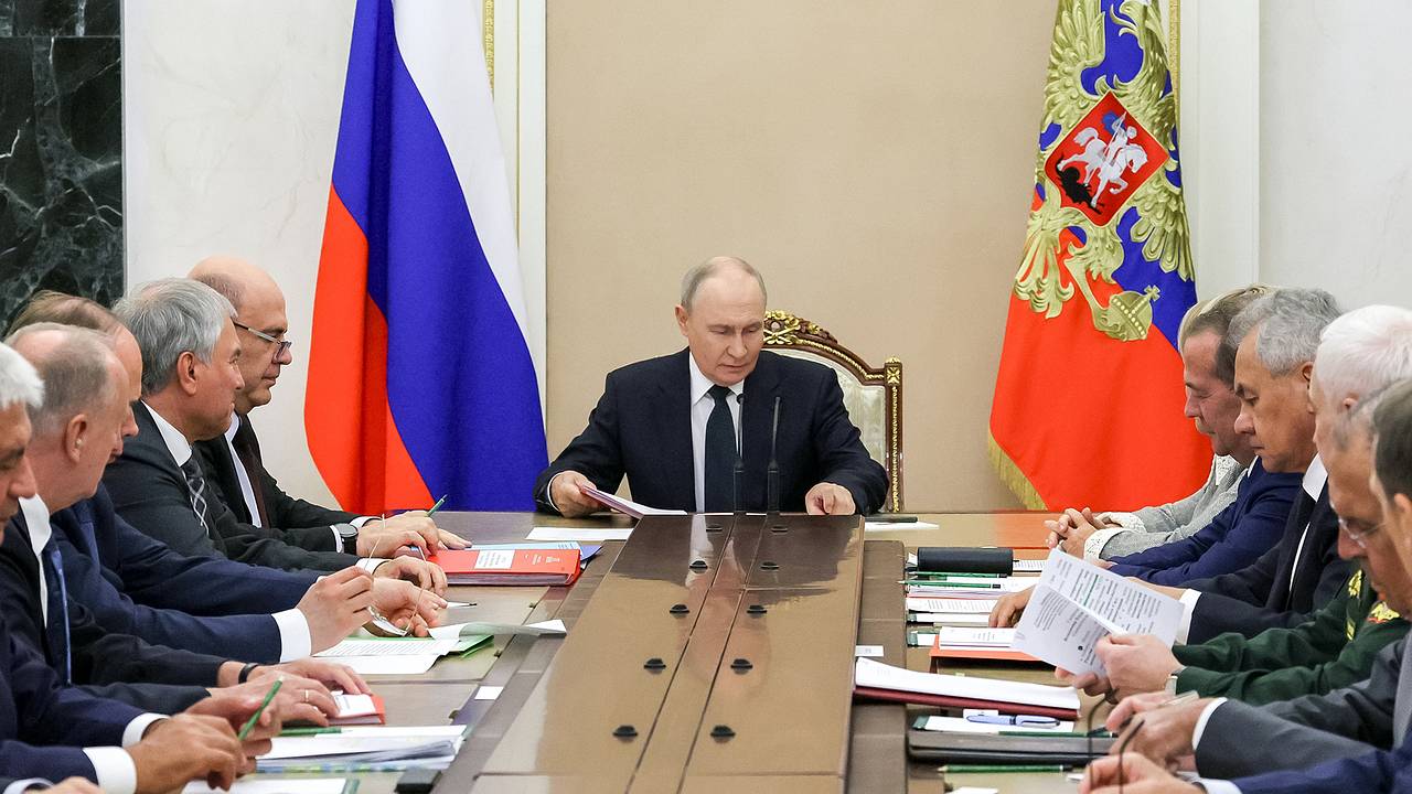 Путин обсудил обеспечение безопасности в Арктике на совещании СБ