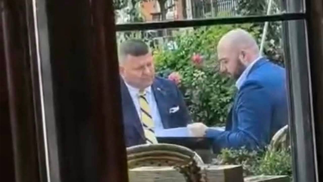 Опубликовано компрометирующее Залужного фото
