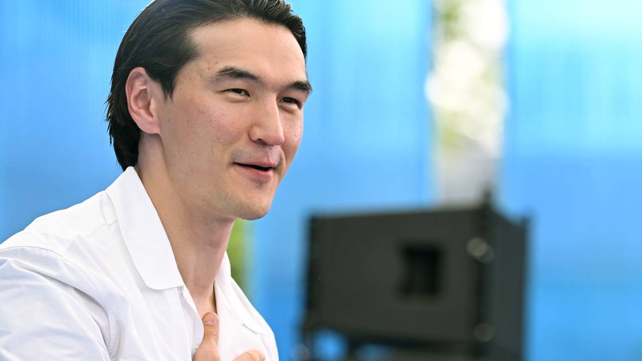 Комику сорвали концерт из-за Нурлана Сабурова
