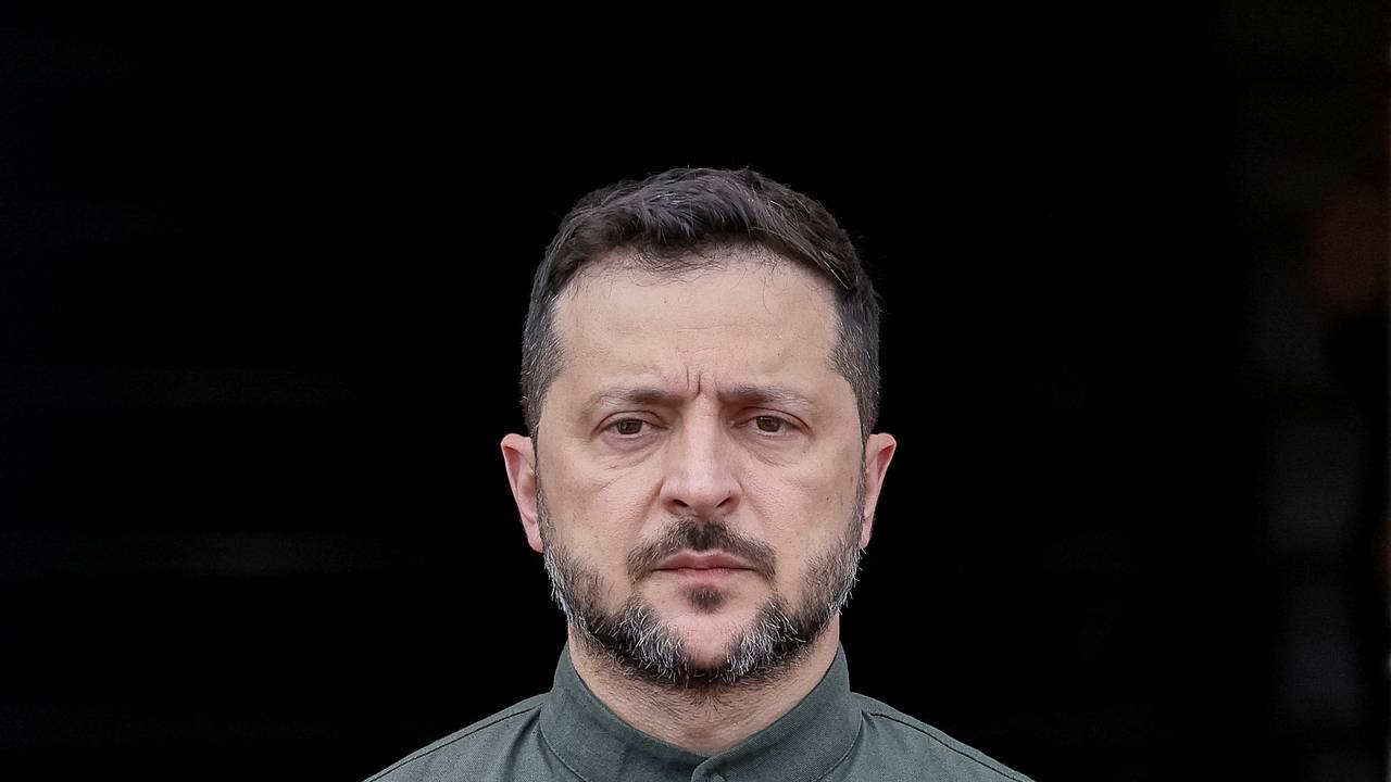 Зеленского обвинили в лишении украинцев права выбора