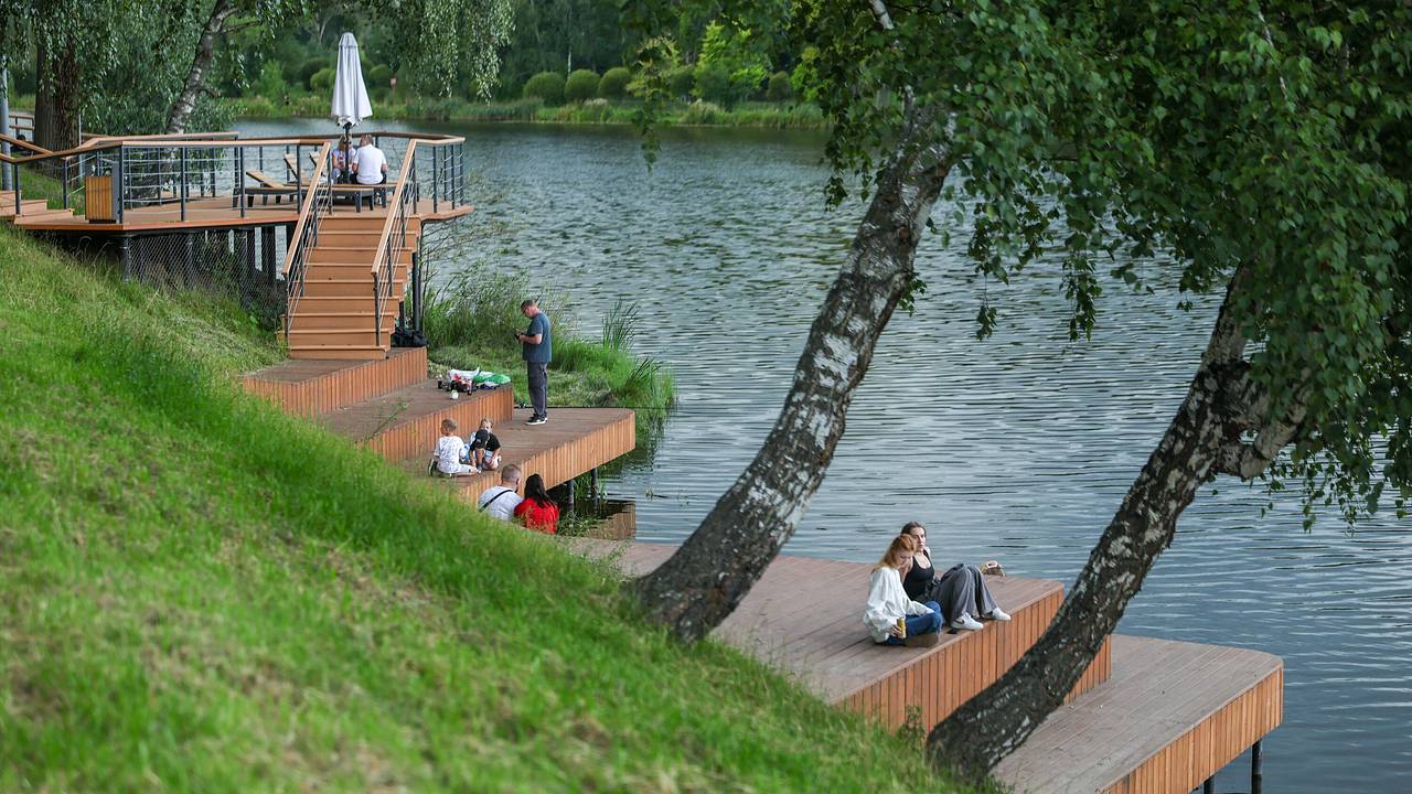 Россиянам объяснили причины грусти в конце лета