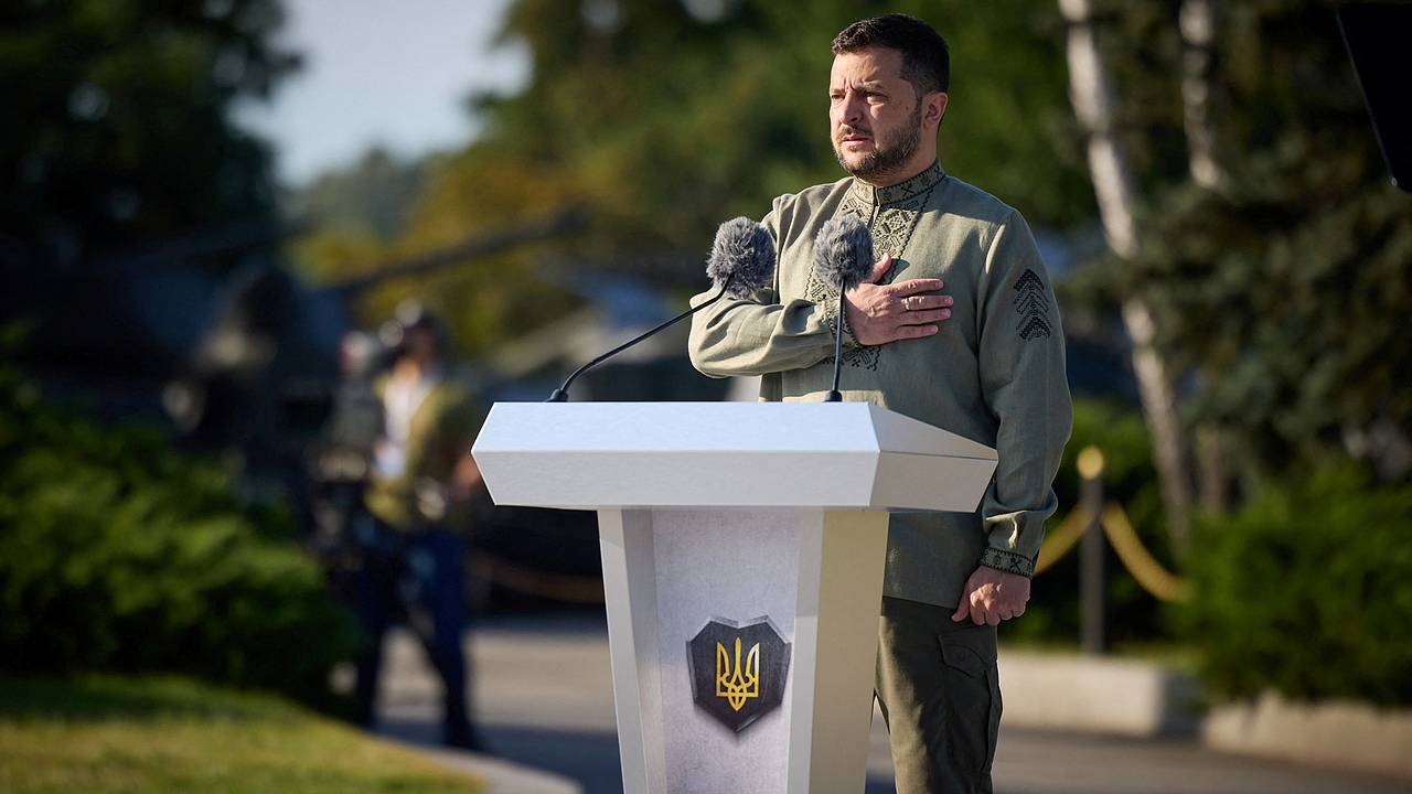 Зеленский поздравил украинцев с Днем независимости и рассказал об отношениях с русскими