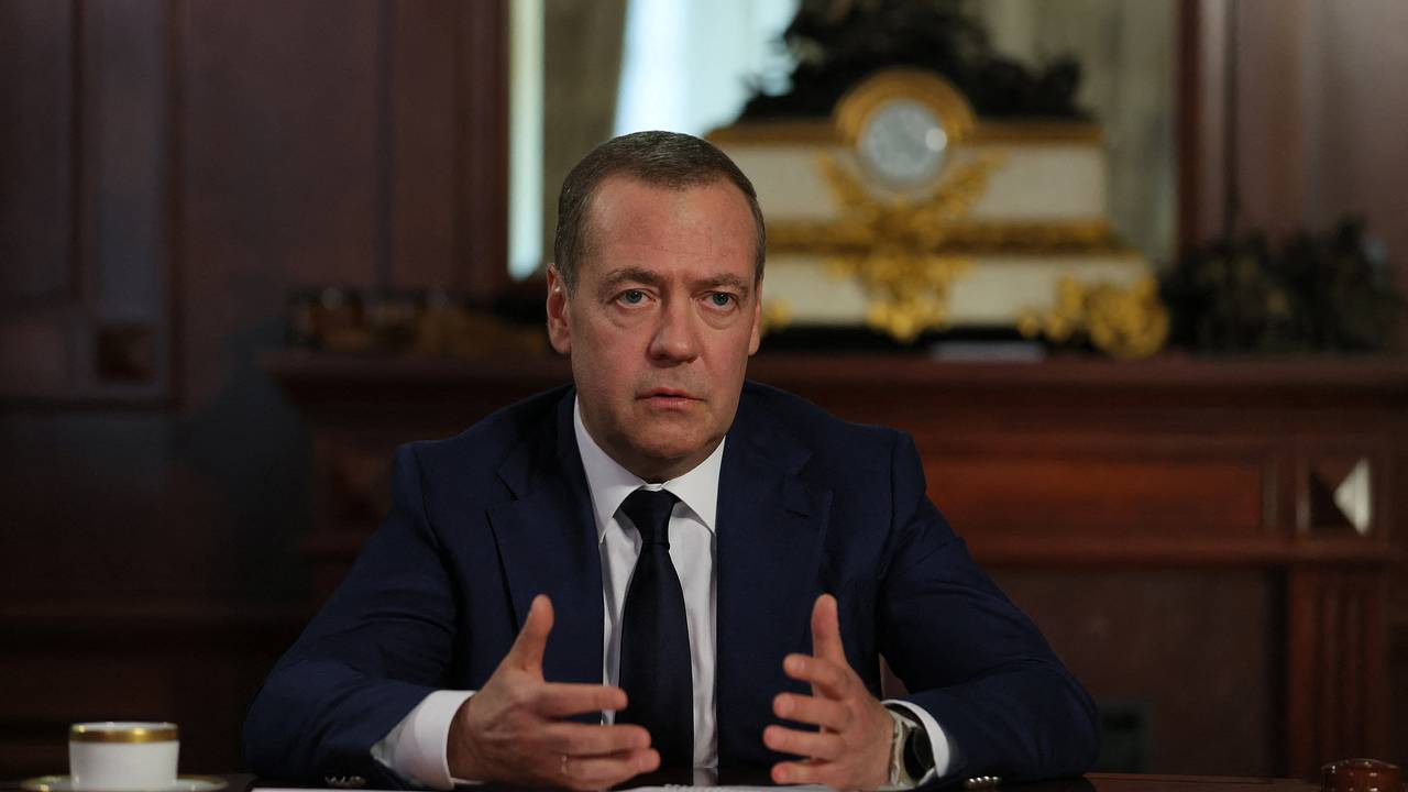 Медведев предрек Зеленскому участь Саакашвили