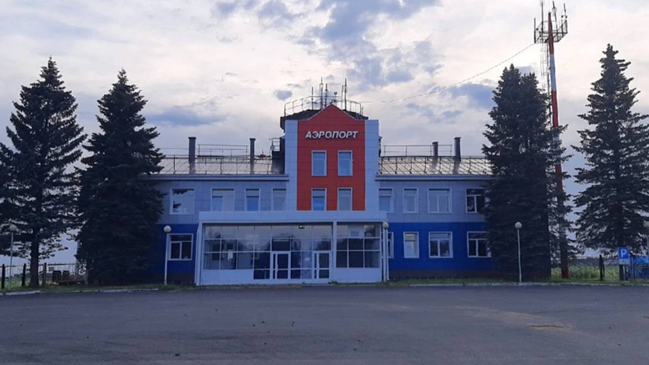 Сотрудник российского аэропорта решил проверить коллег и подложил им муляж бомбы