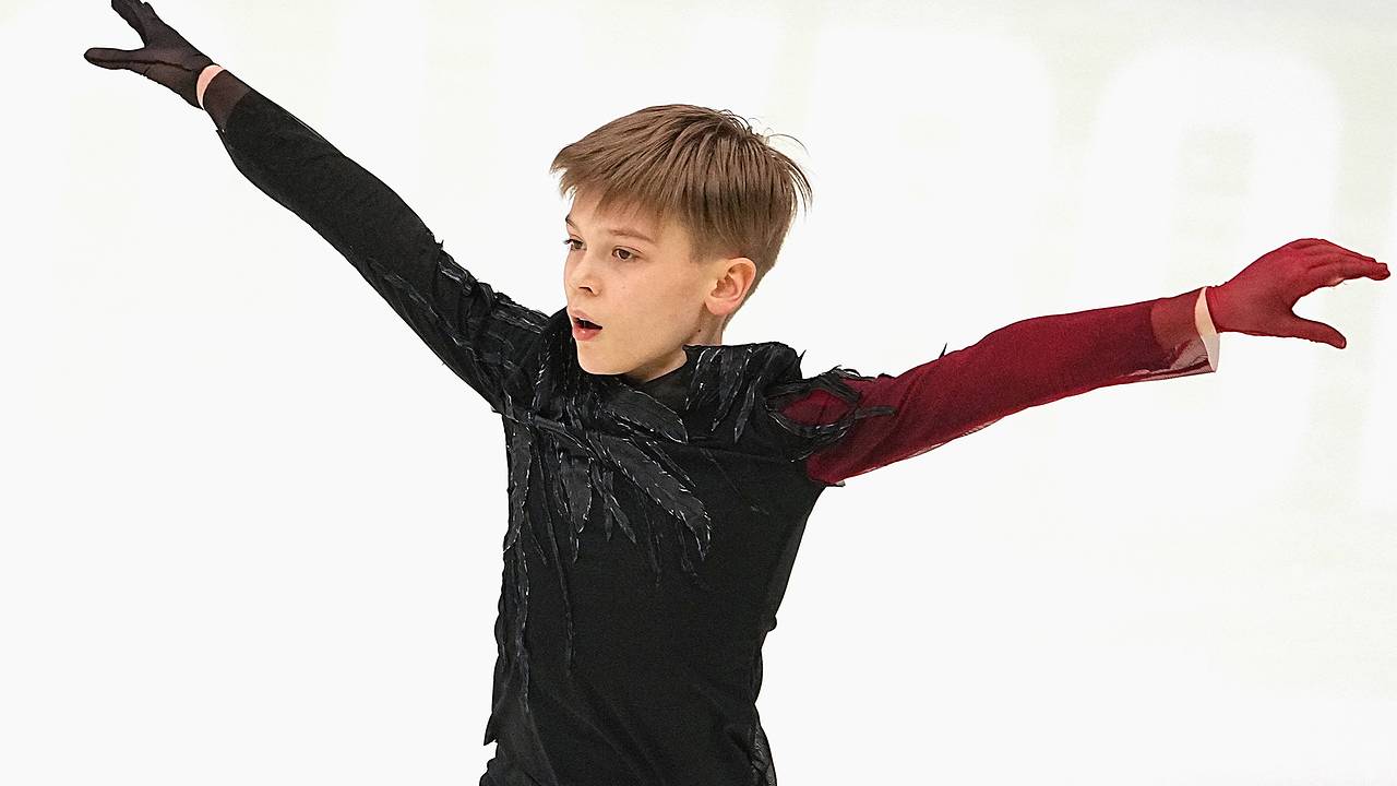 Фигурист-чемпион Лазарев назвал главное отличие иностранных фигуристов Фигурист-чемпион Лазарев назвал главное отличие иностранных фигуристов