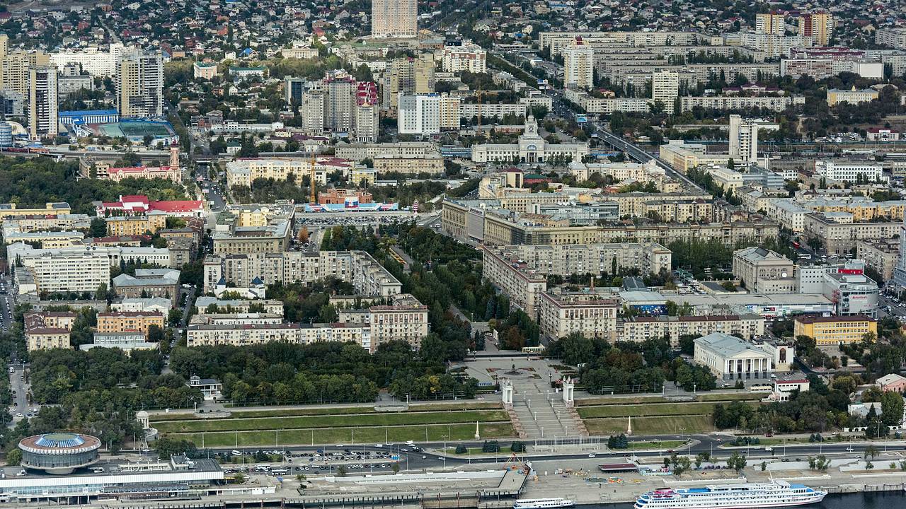 Жители российского города пожаловались на громкие хлопки