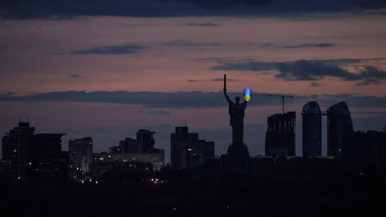 Часть Киева осталась без света