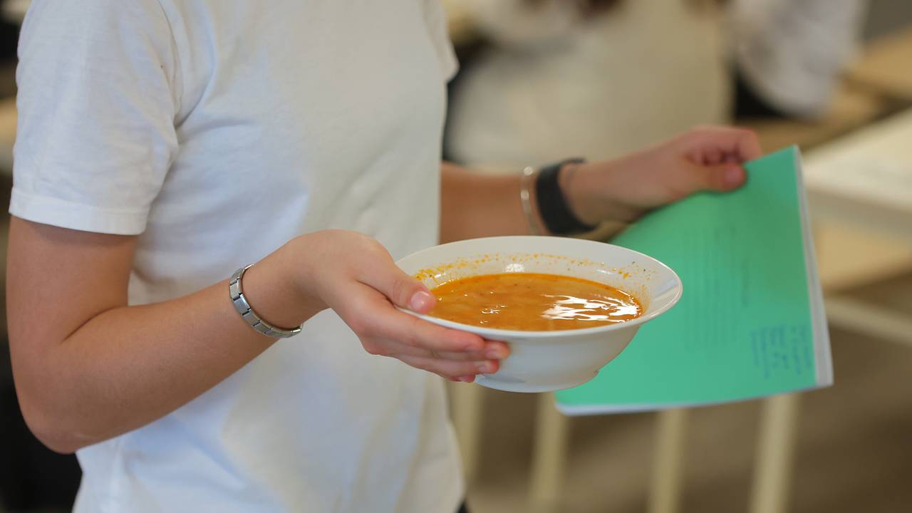 Роспотребнадзор высказался о подменах продуктов в школьных столовых