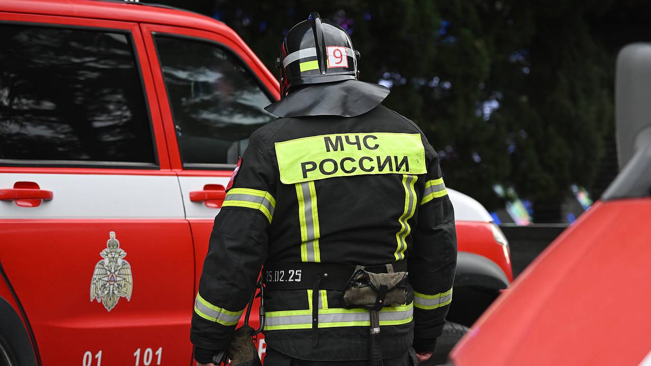Неизвестный дважды хотел сжечь квартиру с детьми в Москве