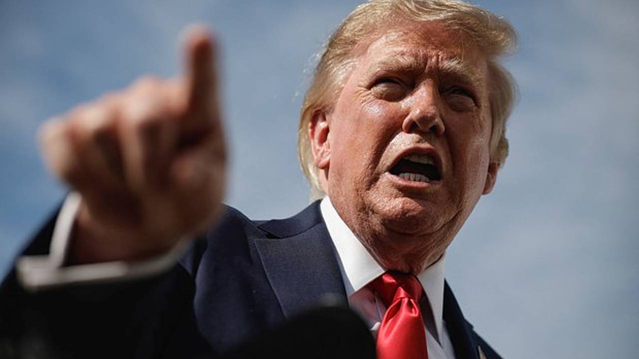 Трамп пригрозил одной стране масштабными ударами