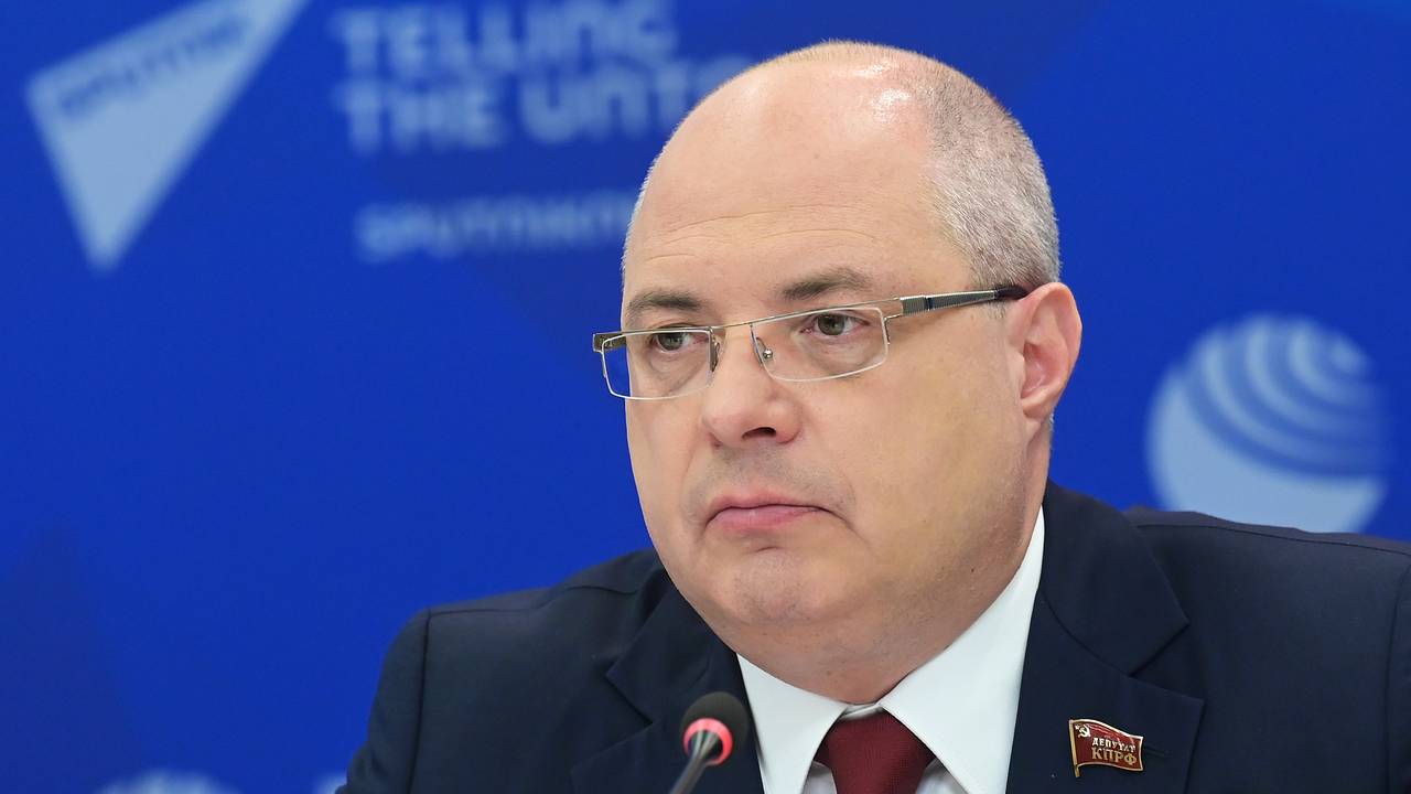 Россиянам назвали обязательные для подготовки дачи к холодам действия