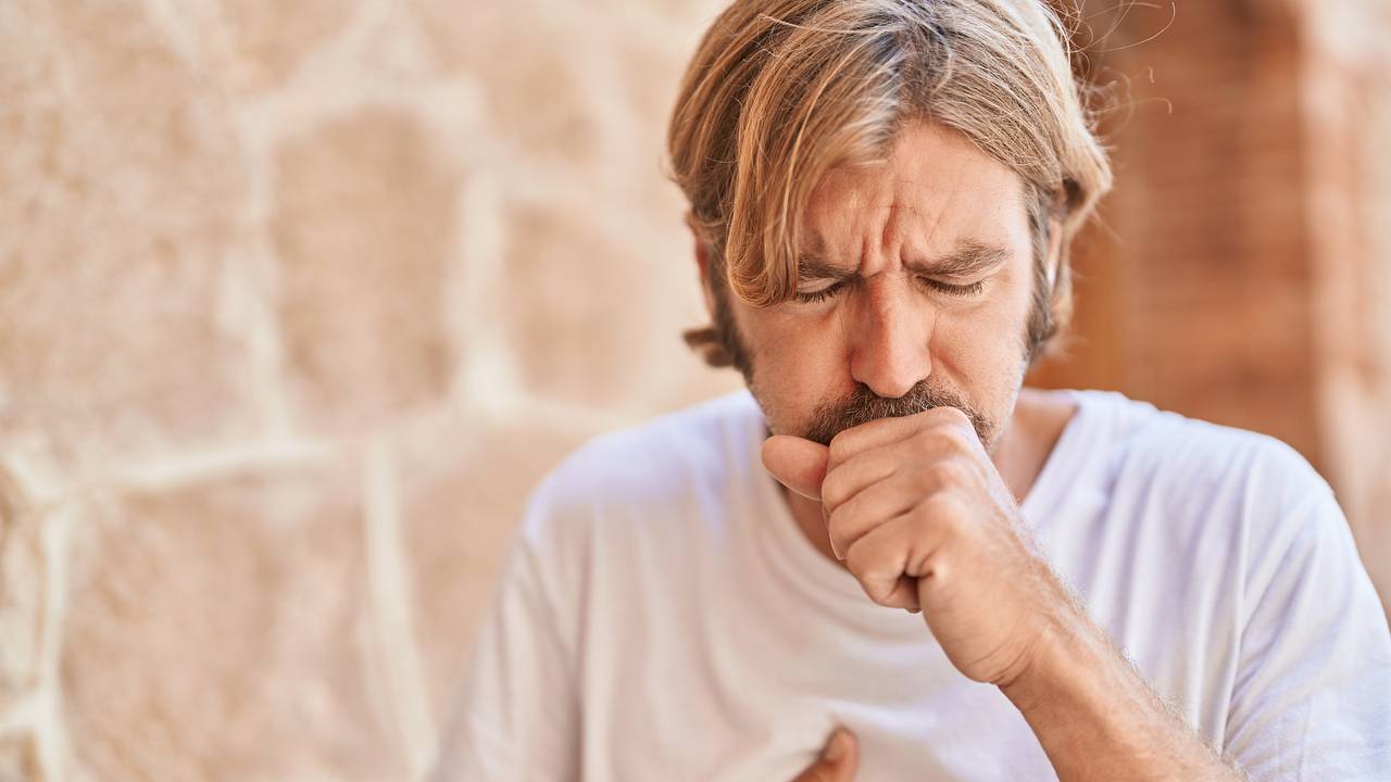 Онколог назвал часто игнорируемый симптом рака легких