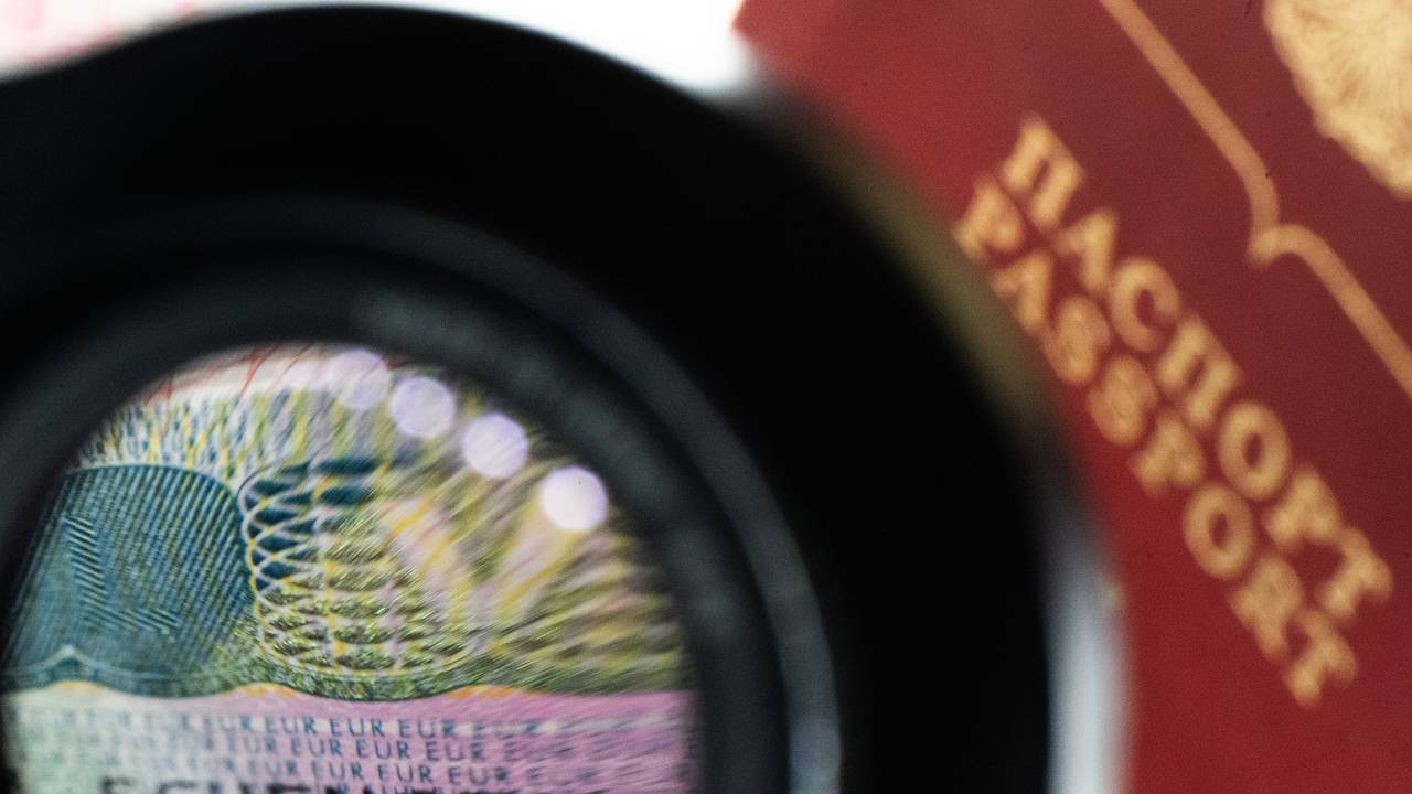 В Германии захотели сократить выдачу виз россиянам