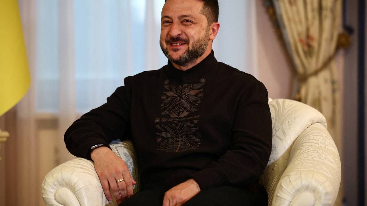 Власти Украины сравнили с неадекватным человеком с гранатой