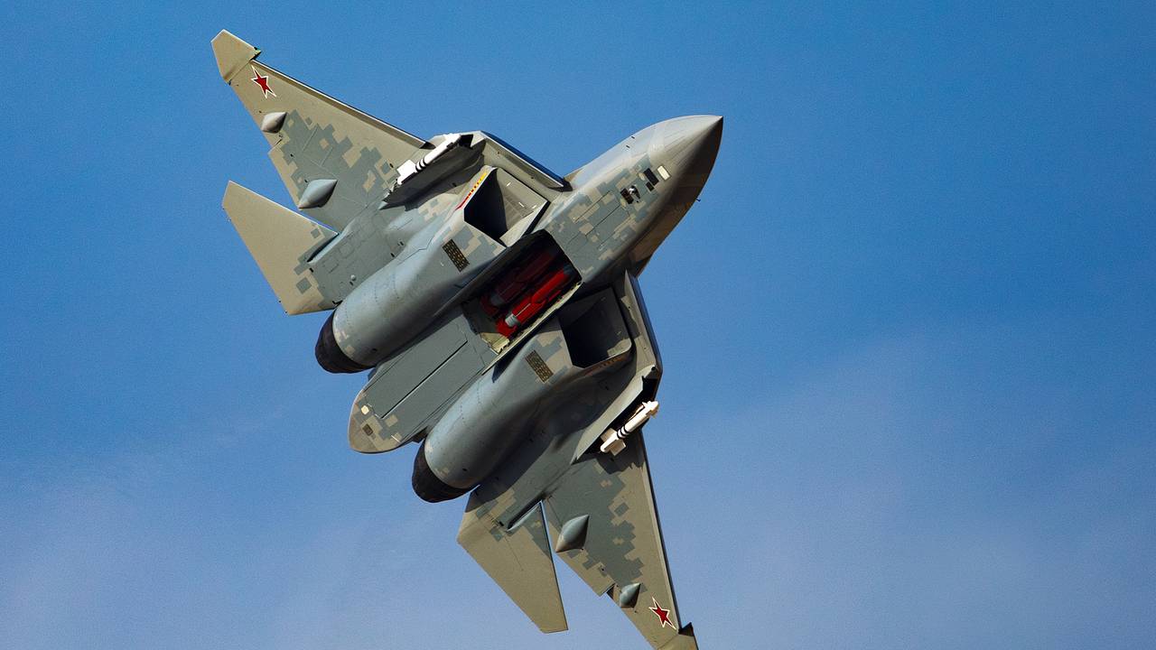 Россия впервые покажет стелс-БПЛА Су-57