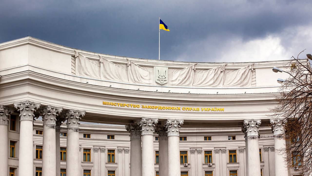 В МИД Украины предложили провести встречу Путина и Зеленского в постсоветской стране
