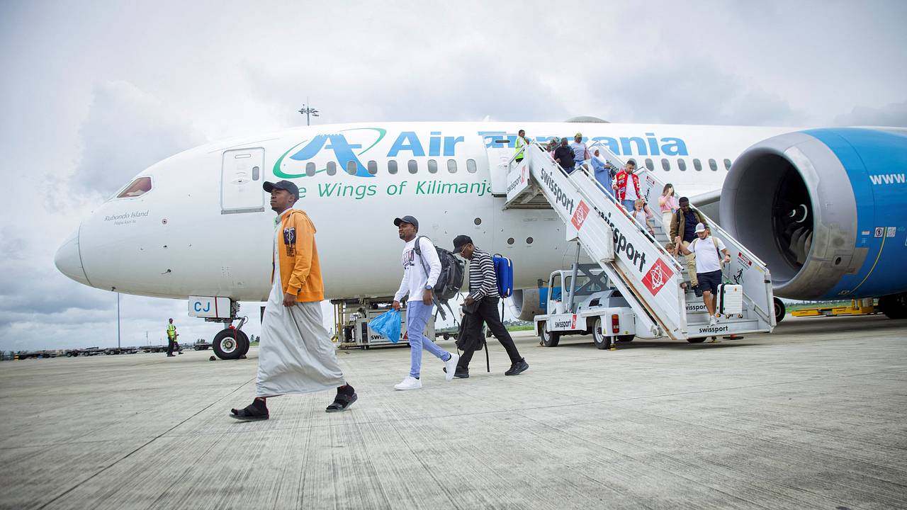 Названо число застрявших в Африке из-за приостановки рейсов Air Tanzania россиян Названо число застрявших в Африке из-за приостановки рейсов Air Tanzania россиян